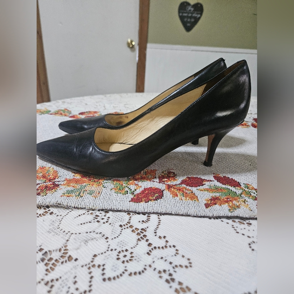 Cole Haan Vesta Black Leather Pumps  8.5